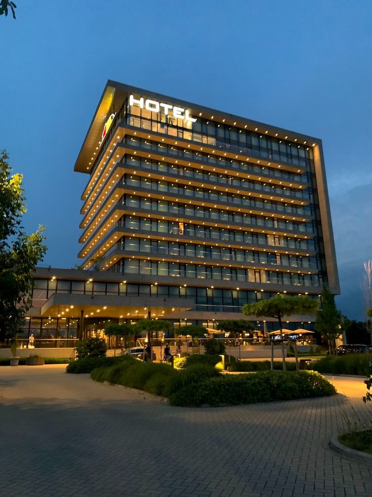 Hotels, Resorts & Home Stays